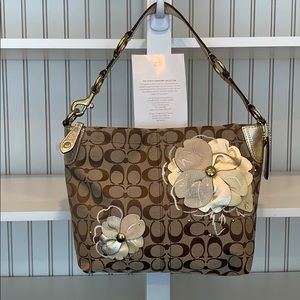 Coach purse new without tags.  Never used.